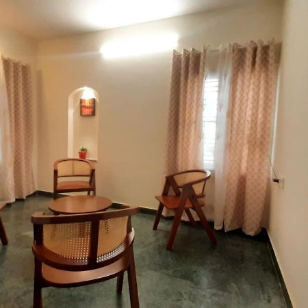 Urban Retreat Villa Bangalore Bagian luar foto